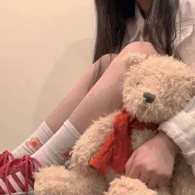 穿蓝衣的男孩